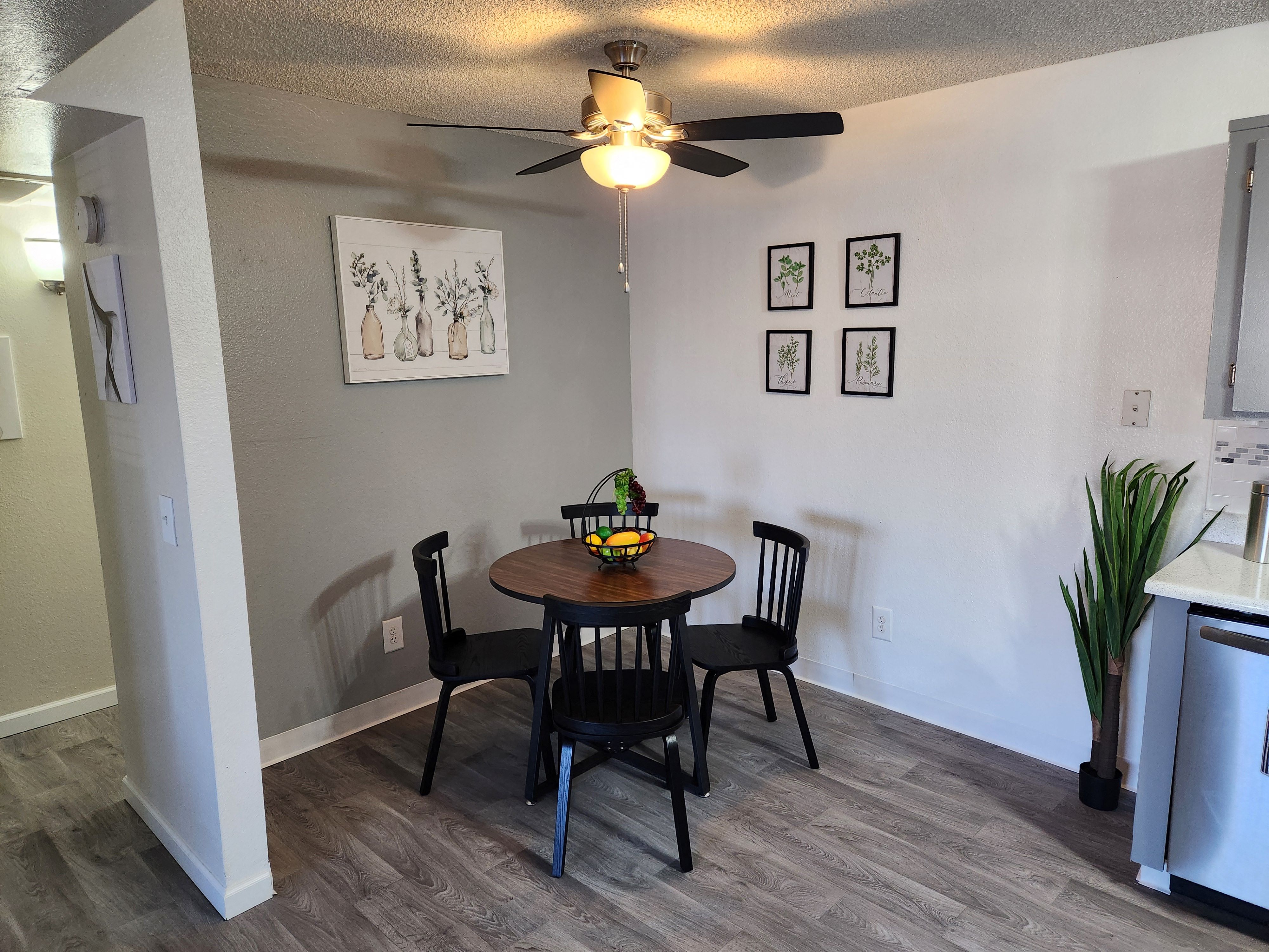 Heather Brook Apt photo 4